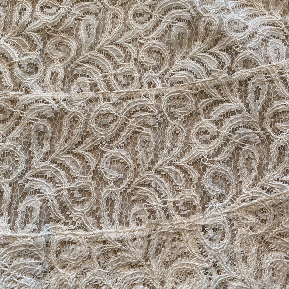 Express Cream Lace Skirt - Picture 2 of 6